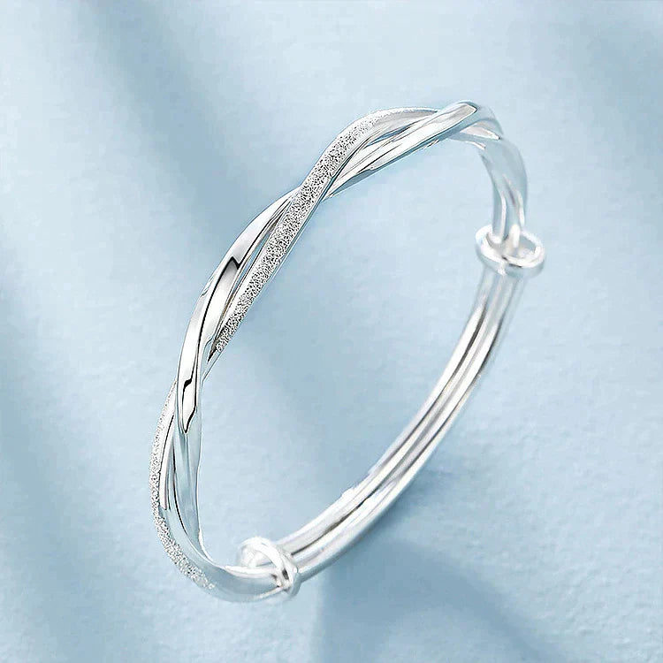 Polsera Carriva de plata – elegància atemporal amb un brillantor refinat per a cada ocasió