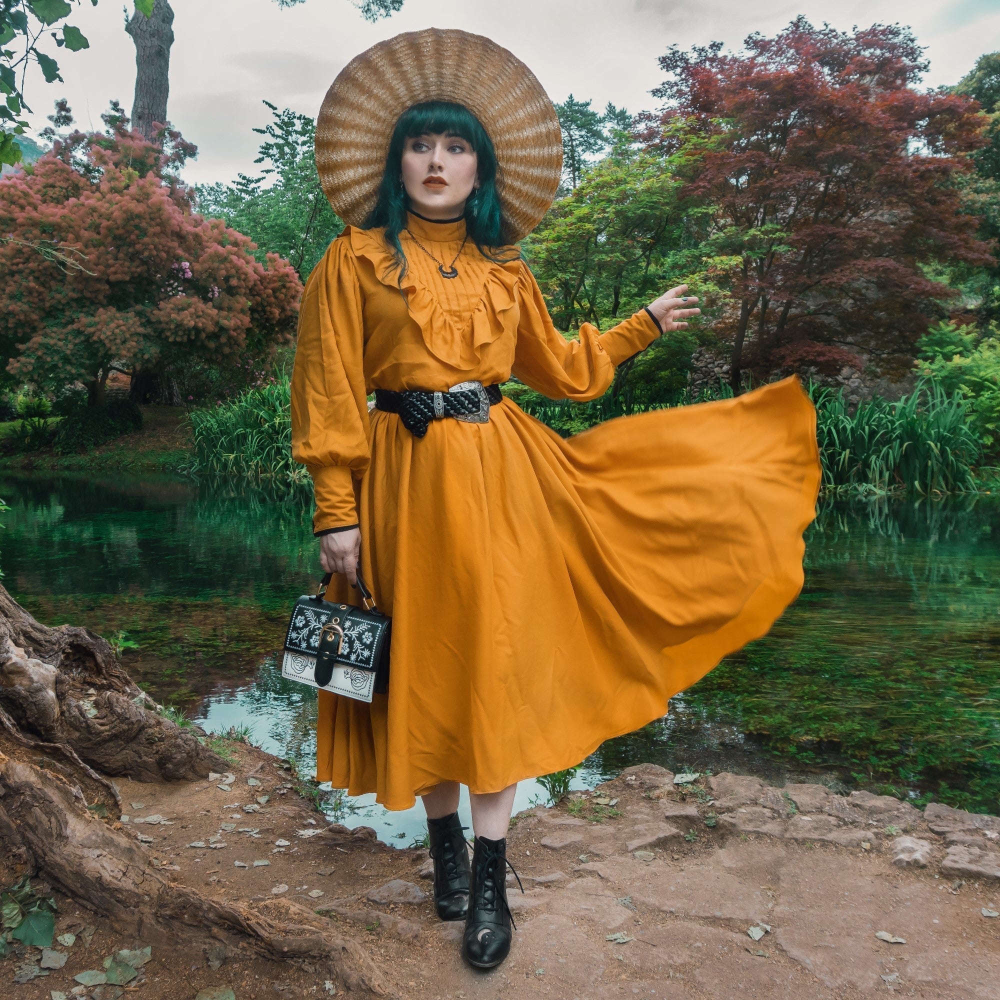 Melzano Crossbody Tas met Bloemen Borduurwerk