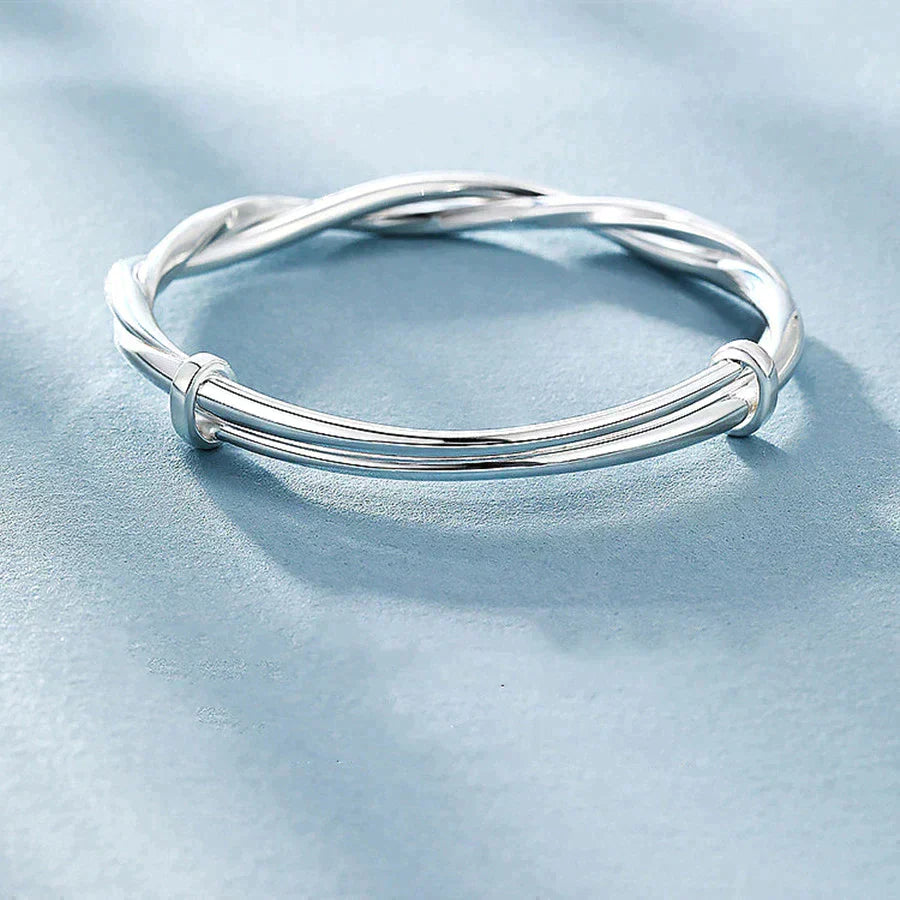 Polsera Carriva de plata – elegància atemporal amb un brillantor refinat per a cada ocasió