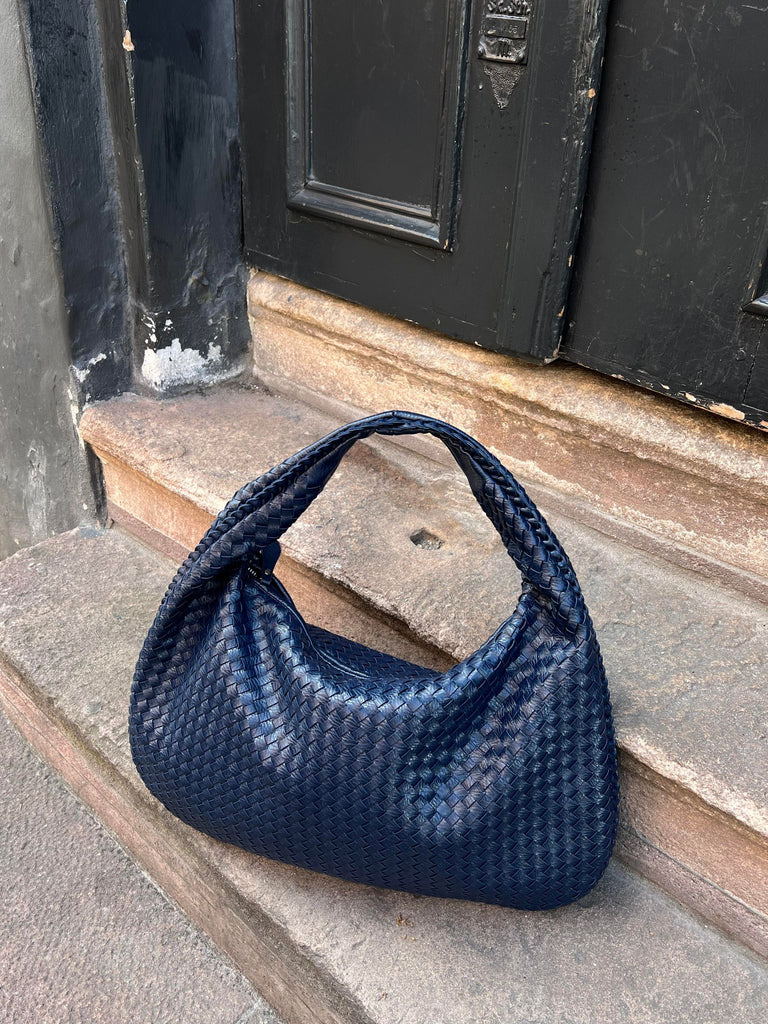 Melzano Tara - El bolso cotidiano