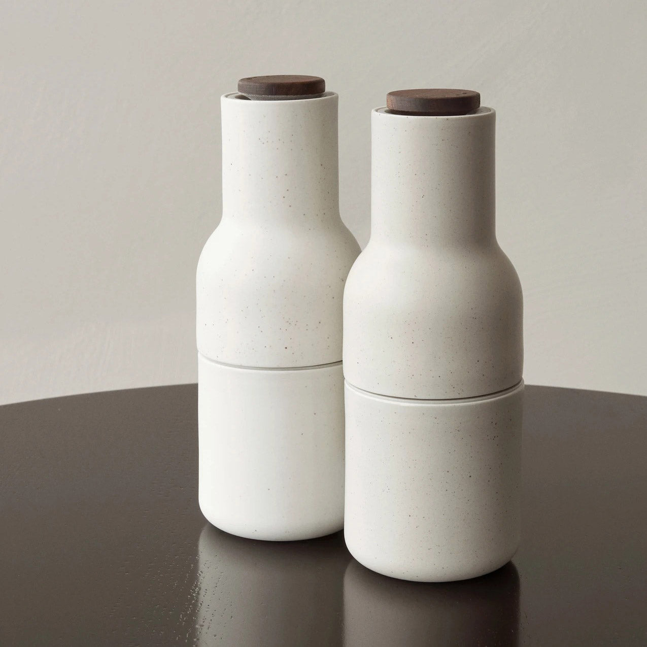 Millora – Set de molinillos de botellas de 2 piezas para sal y pimienta, cerámico