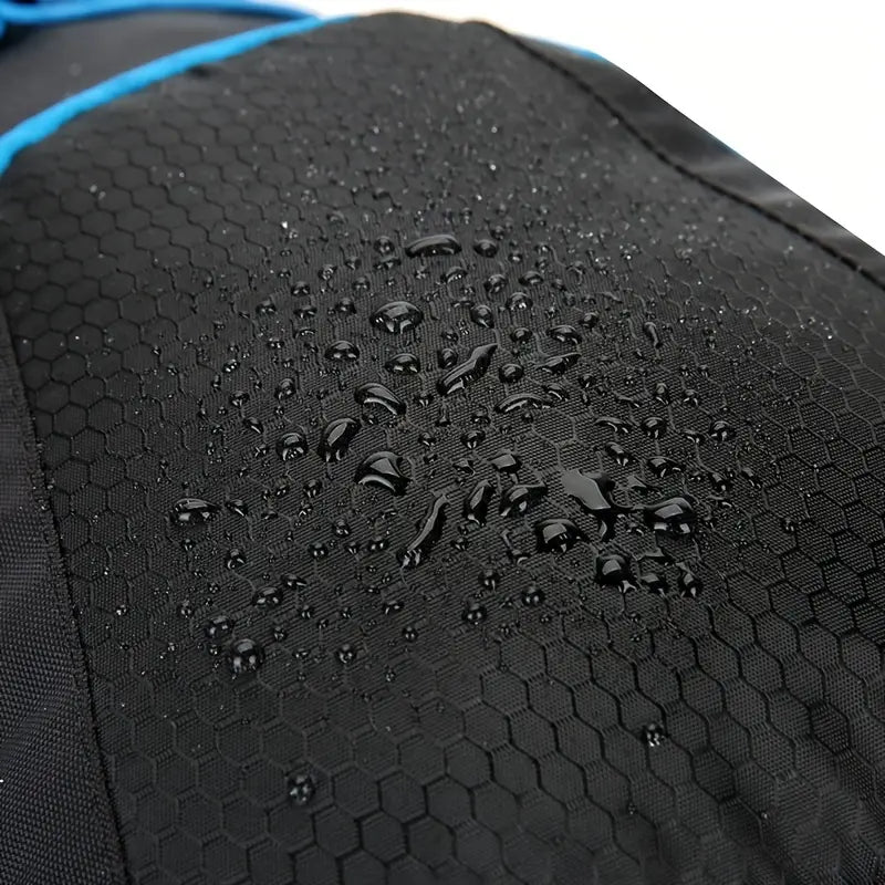 Motxilla de bicicleta premium – lleugera i ventilada | amb suport per casc i compartiment d'hidratació