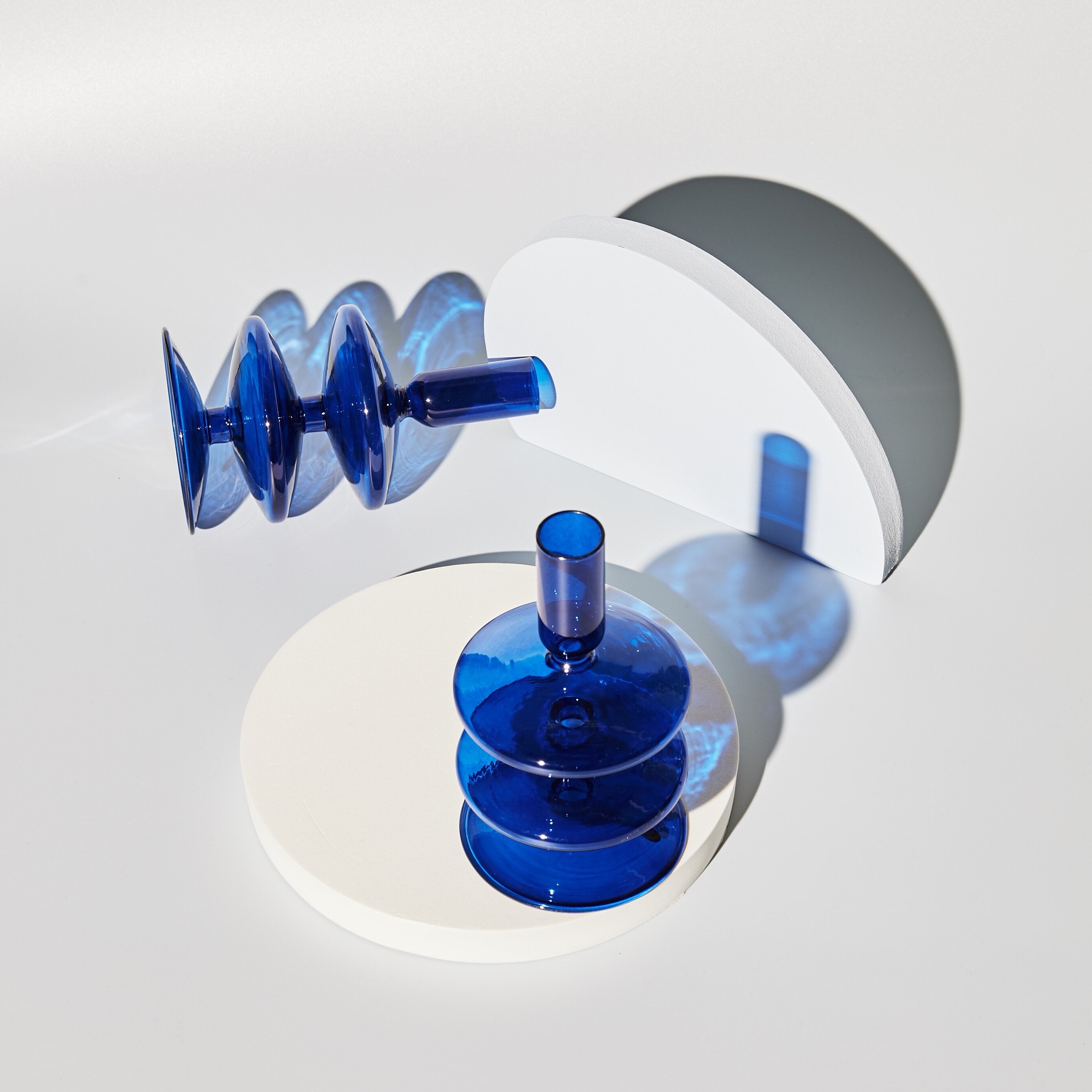 Vetrovia – Candelabre de vidre blau cobalt, disseny bufat a mà