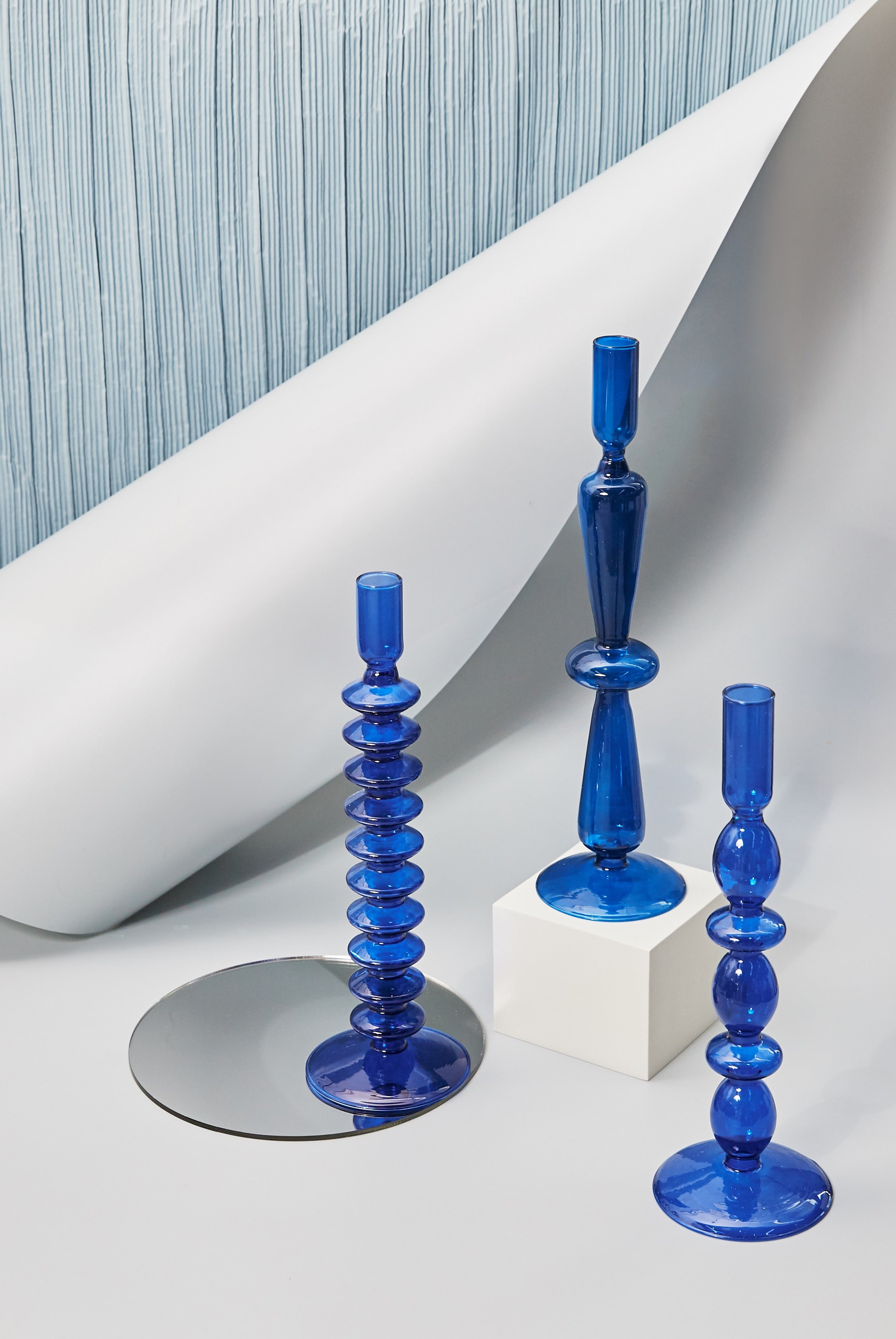 Vetrovia – Candelabre de vidre blau cobalt, disseny bufat a mà