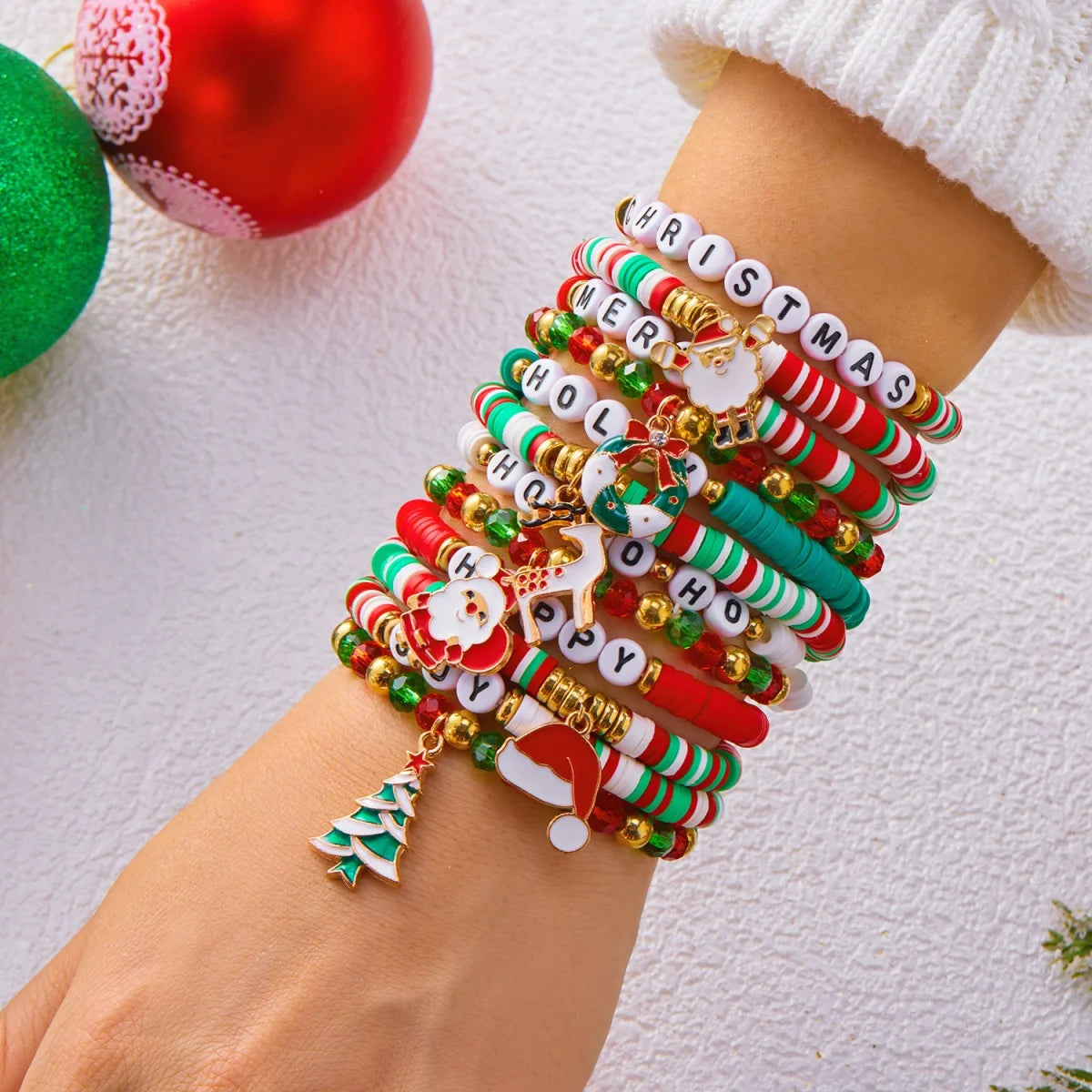 MerryBeads – Set de 12 pulseras navideñas con tema de Santa y reno