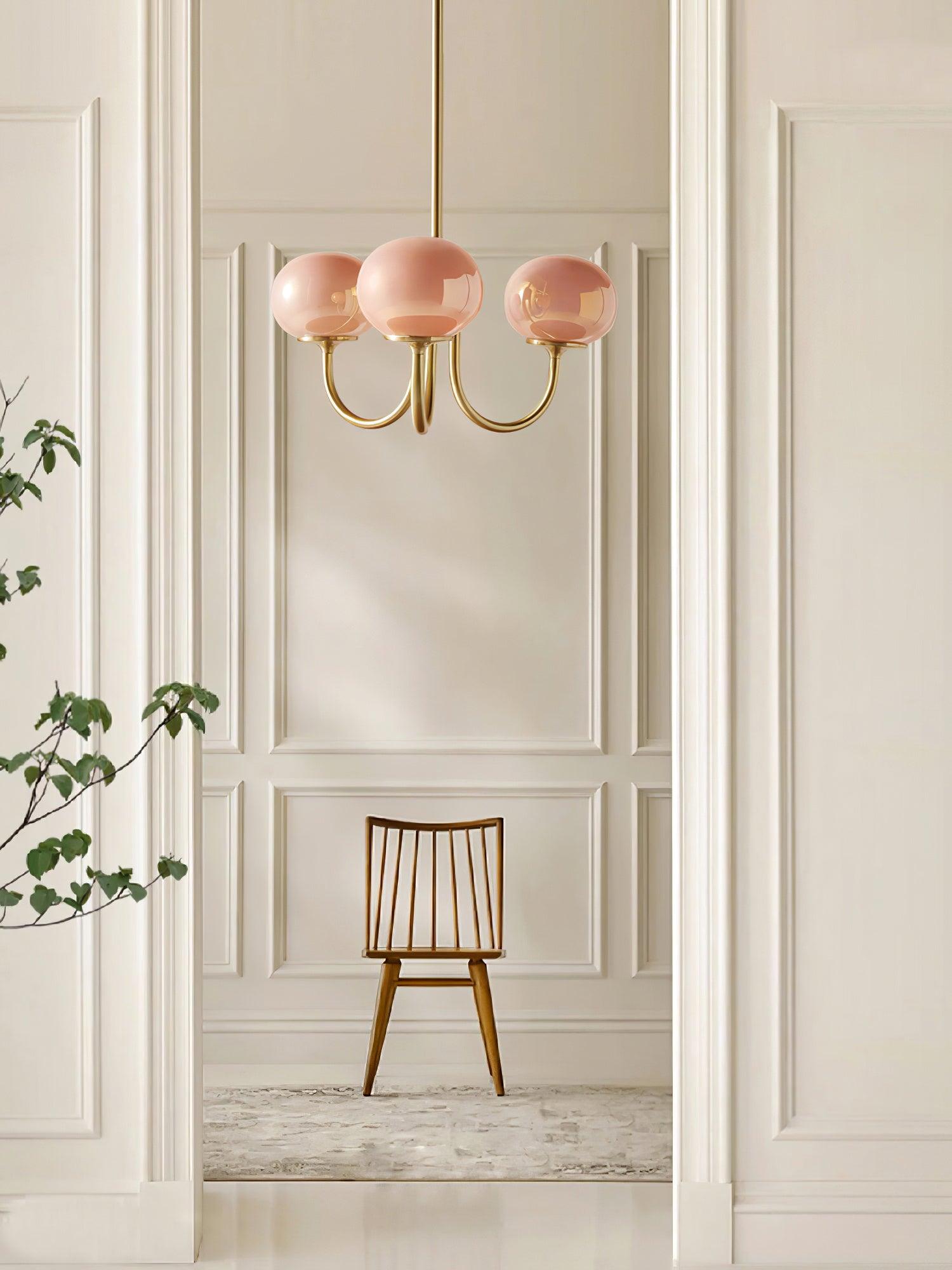 Lluminària de sostre Marshmallow | Llum de sostre daurada amb pantalles de vidre rosa
