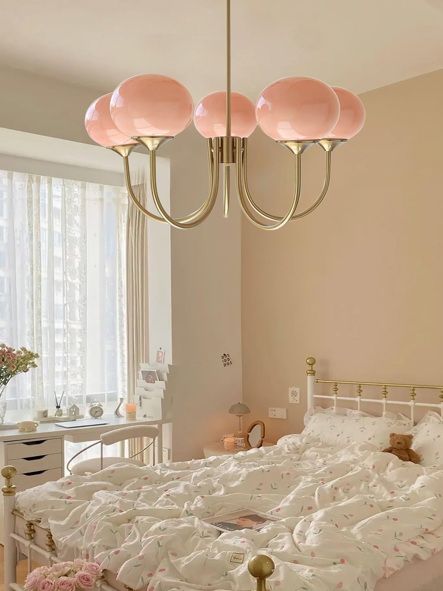 Lluminària de sostre Marshmallow | Llum de sostre daurada amb pantalles de vidre rosa