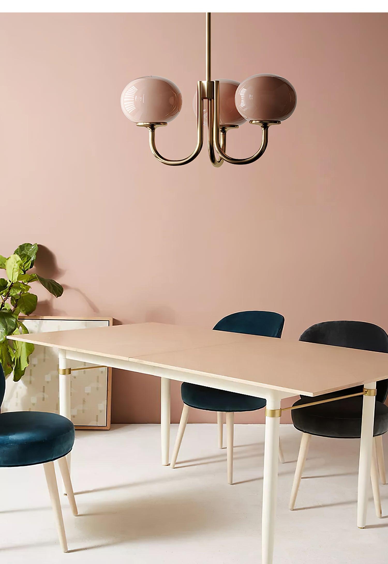 Lluminària de sostre Marshmallow | Llum de sostre daurada amb pantalles de vidre rosa
