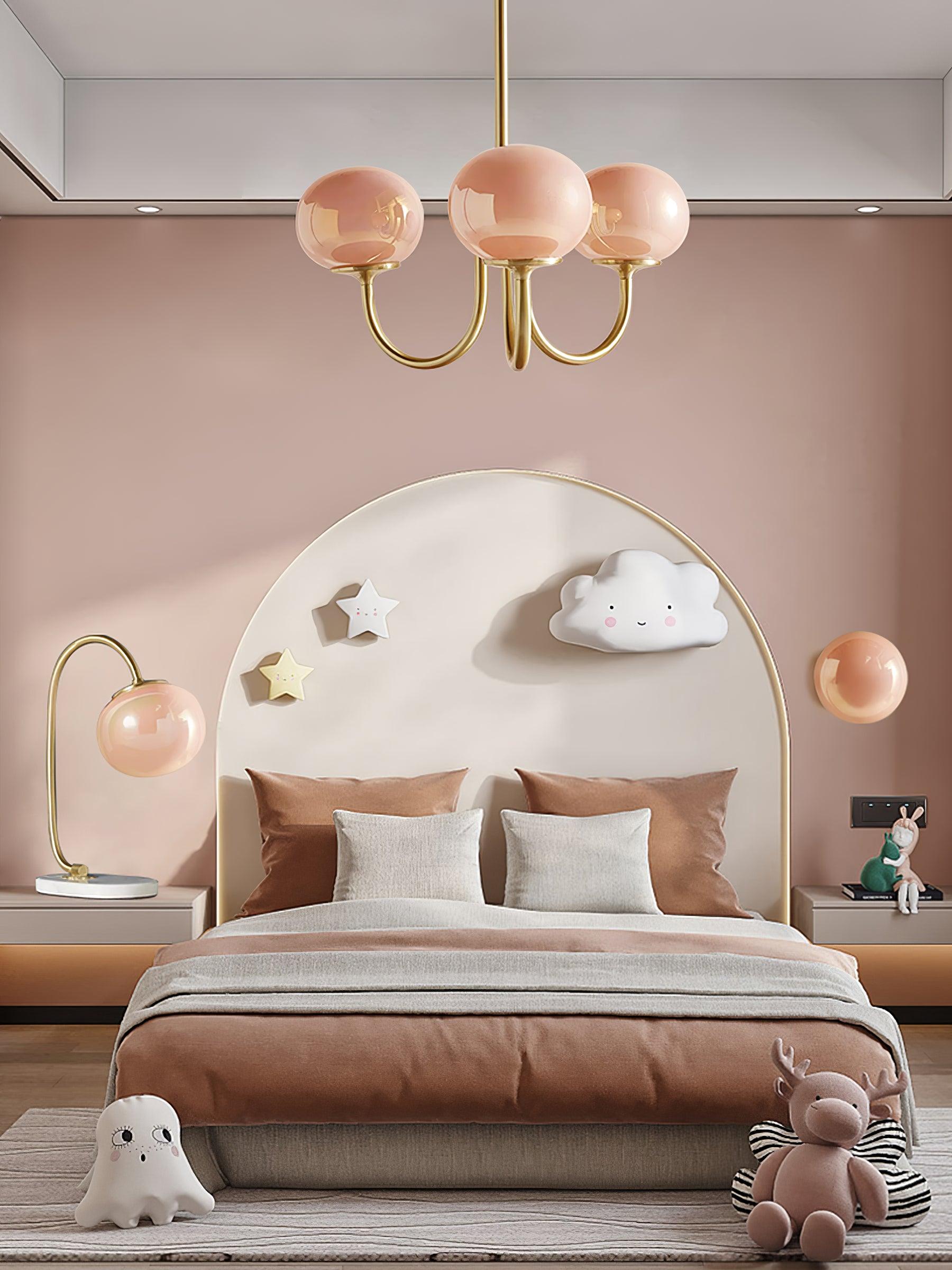 Lluminària de sostre Marshmallow | Llum de sostre daurada amb pantalles de vidre rosa