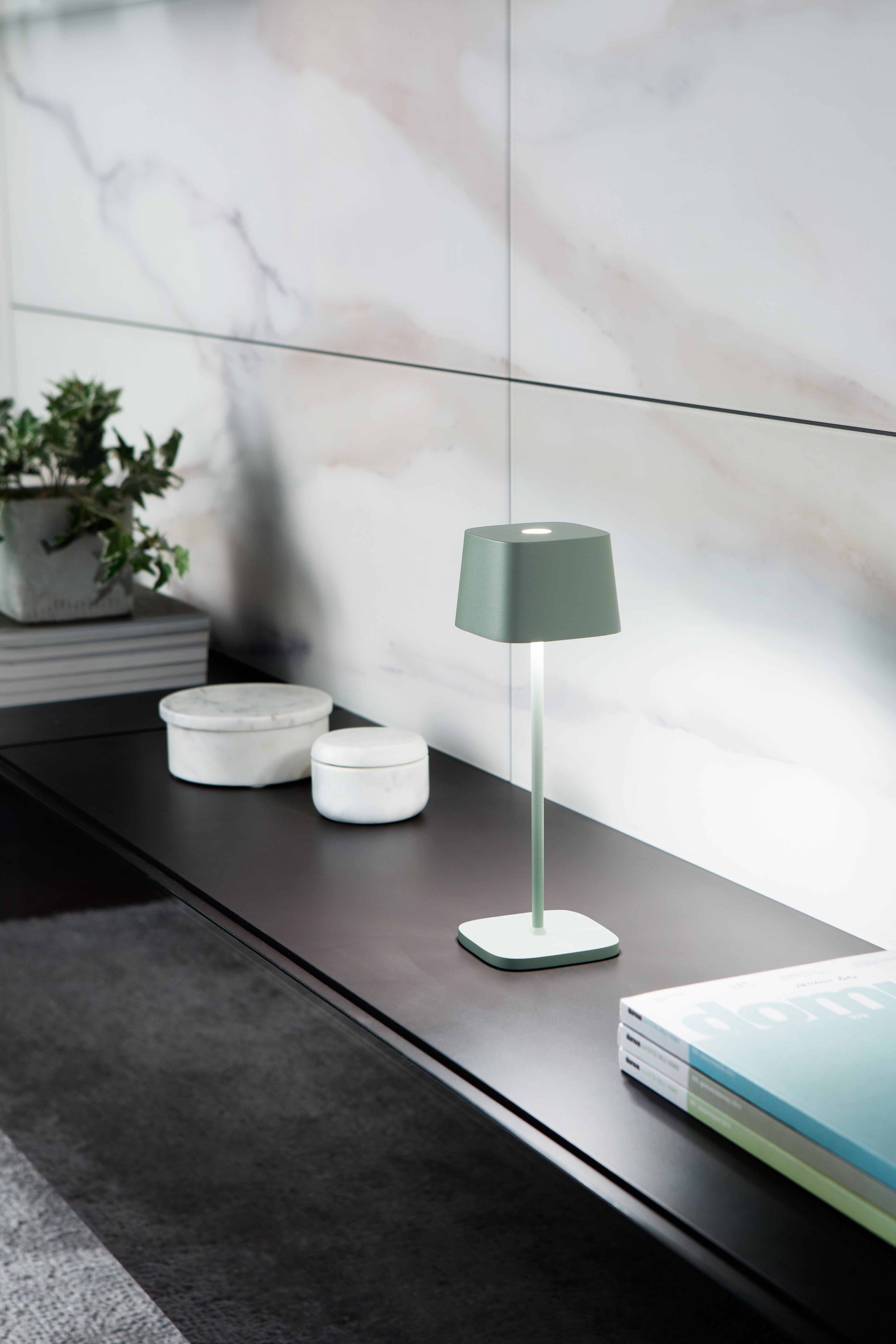 Ofelia Pro – Làmpada de taula LED sense fils per a interior i exterior