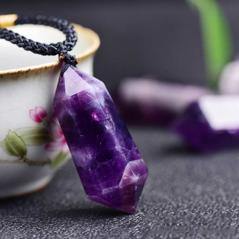 Lyra Amethyst Pendant – Natural and Healing Crystal Necklace for Inner Peace and Style