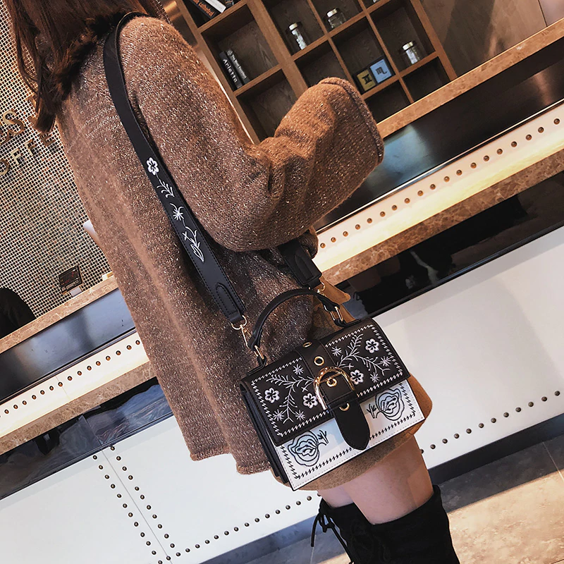 Melzano Crossbody Tas met Bloemen Borduurwerk