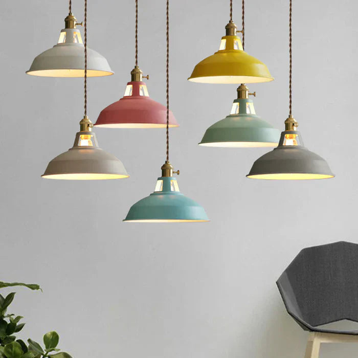 IronGlow – Llum penjant retro industrial amb pantalla metàl·lica – Disseny ajustable