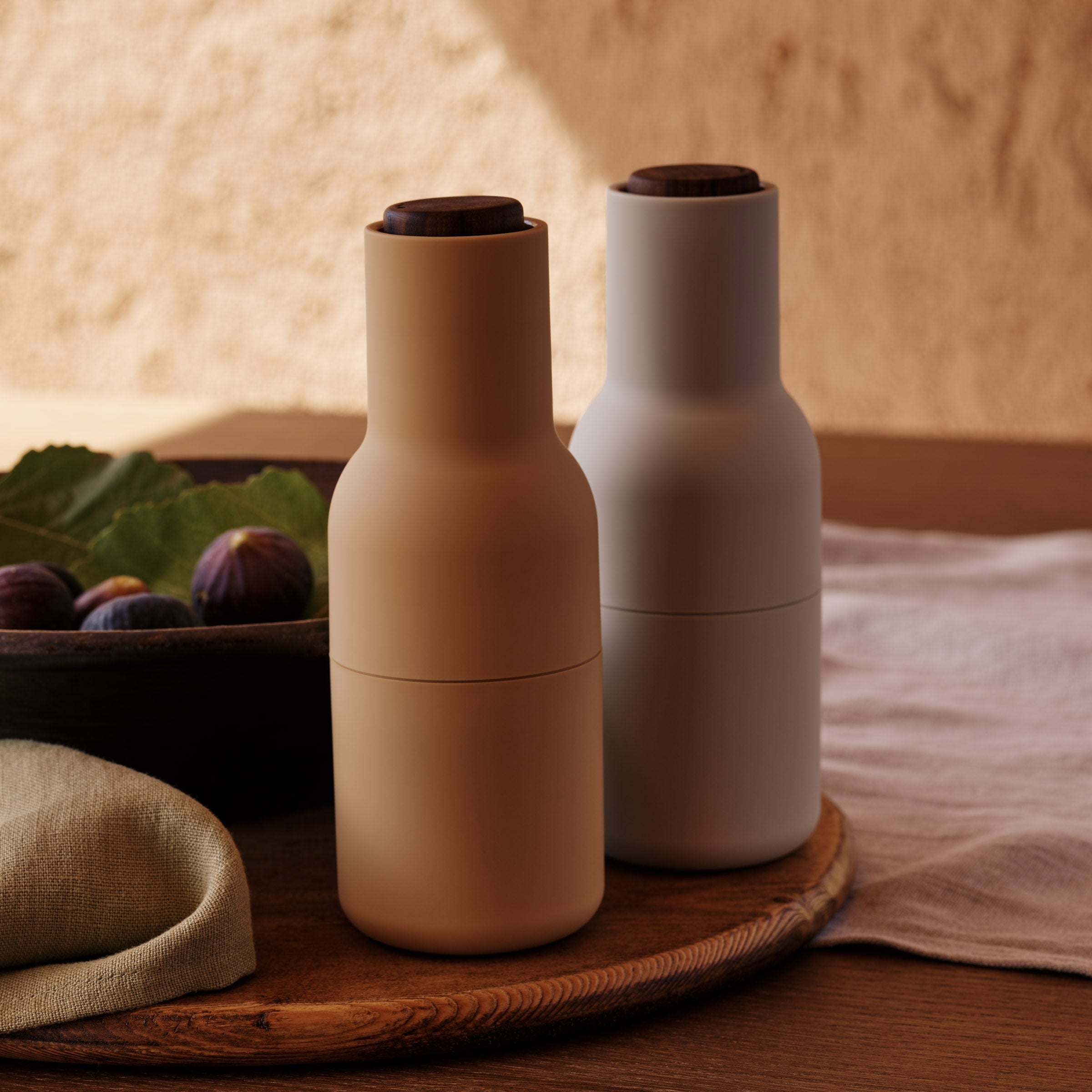 Millora – Set de molinillos de botellas de 2 piezas para sal y pimienta, cerámico