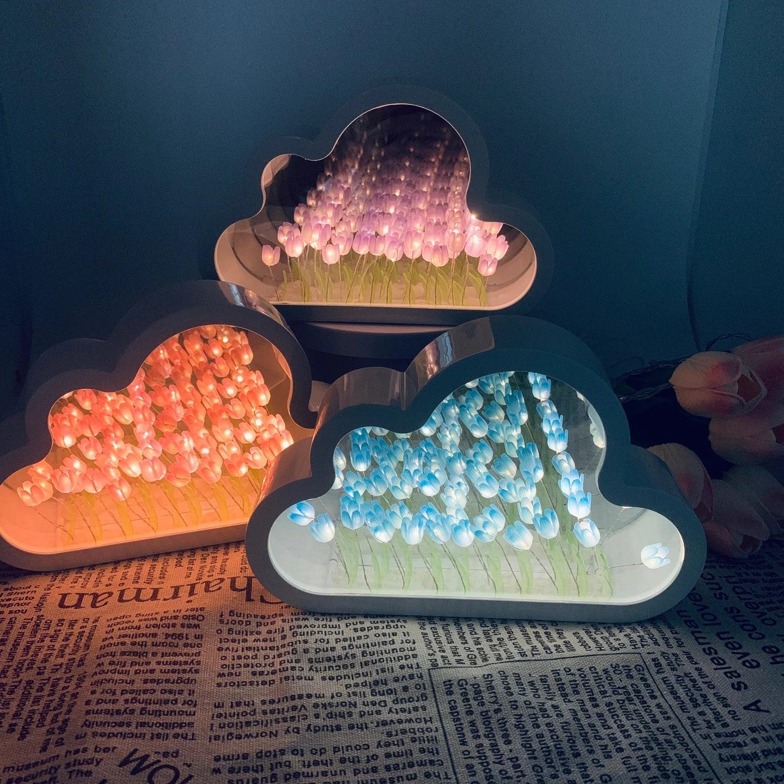 Mirall LED Tulip Cloud – Llum Màgica i Detalls Simbòlics de Tulipa
