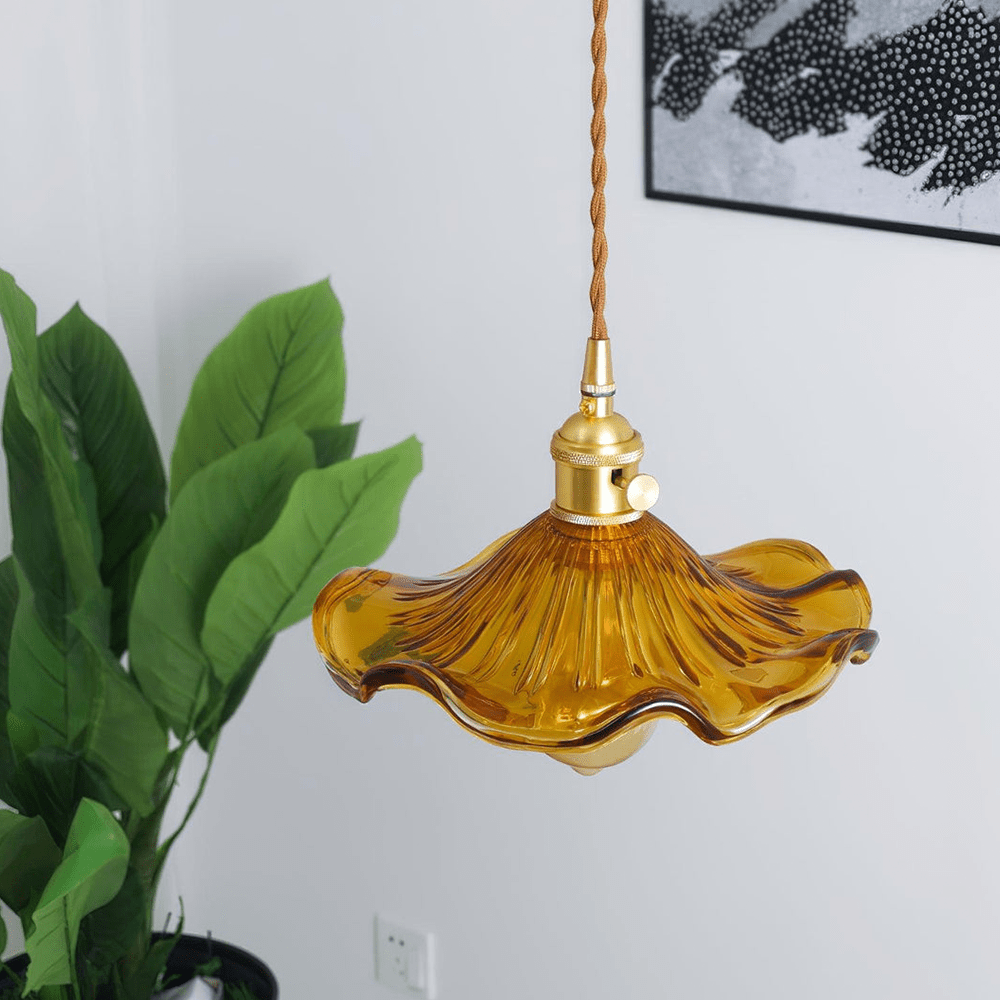 Liora | Hibiscusbloem Hanglamp – Glas & Messing, Verstelbaar, E27