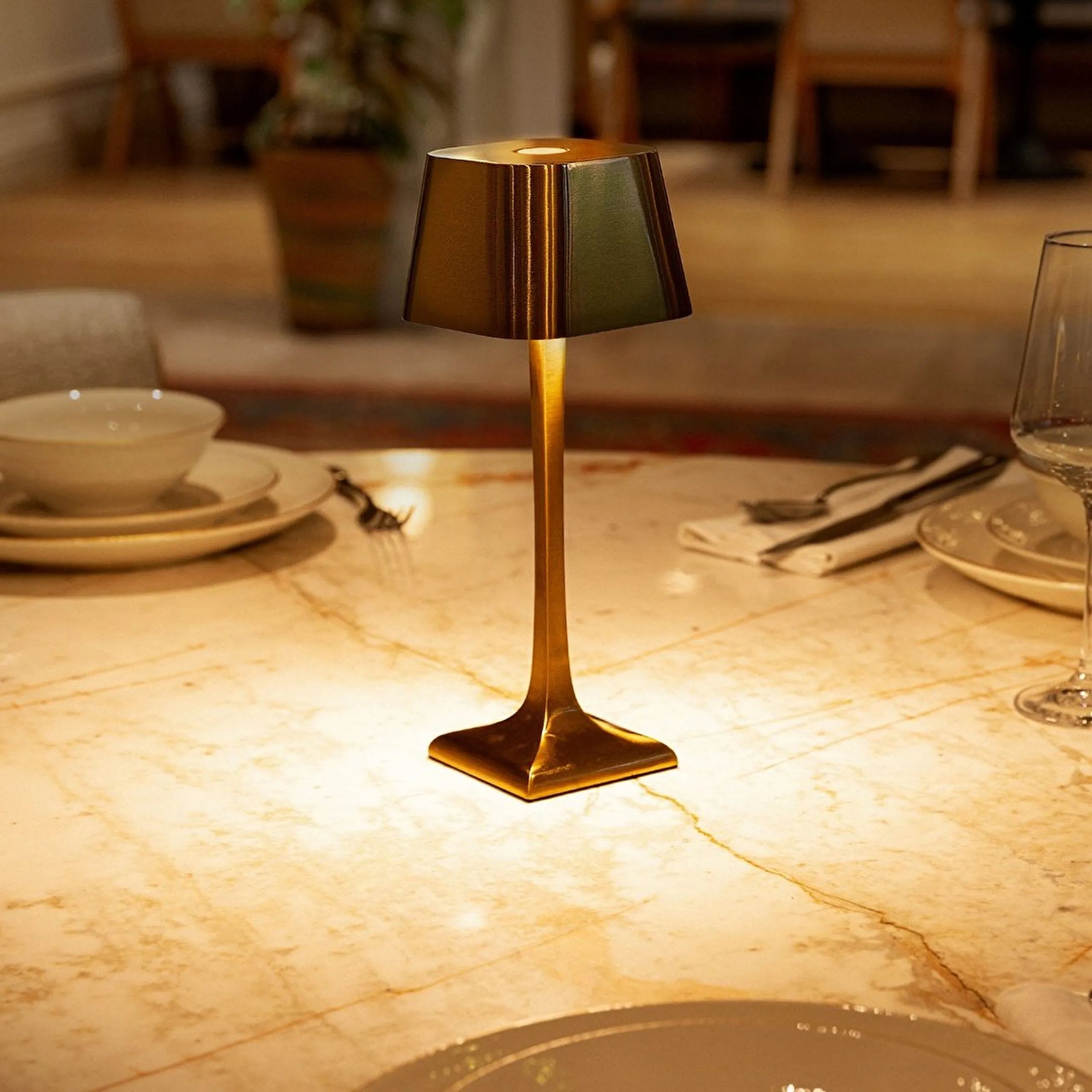 Lumora - Modern Wireless Table Lamp with Touch Dimmer Function