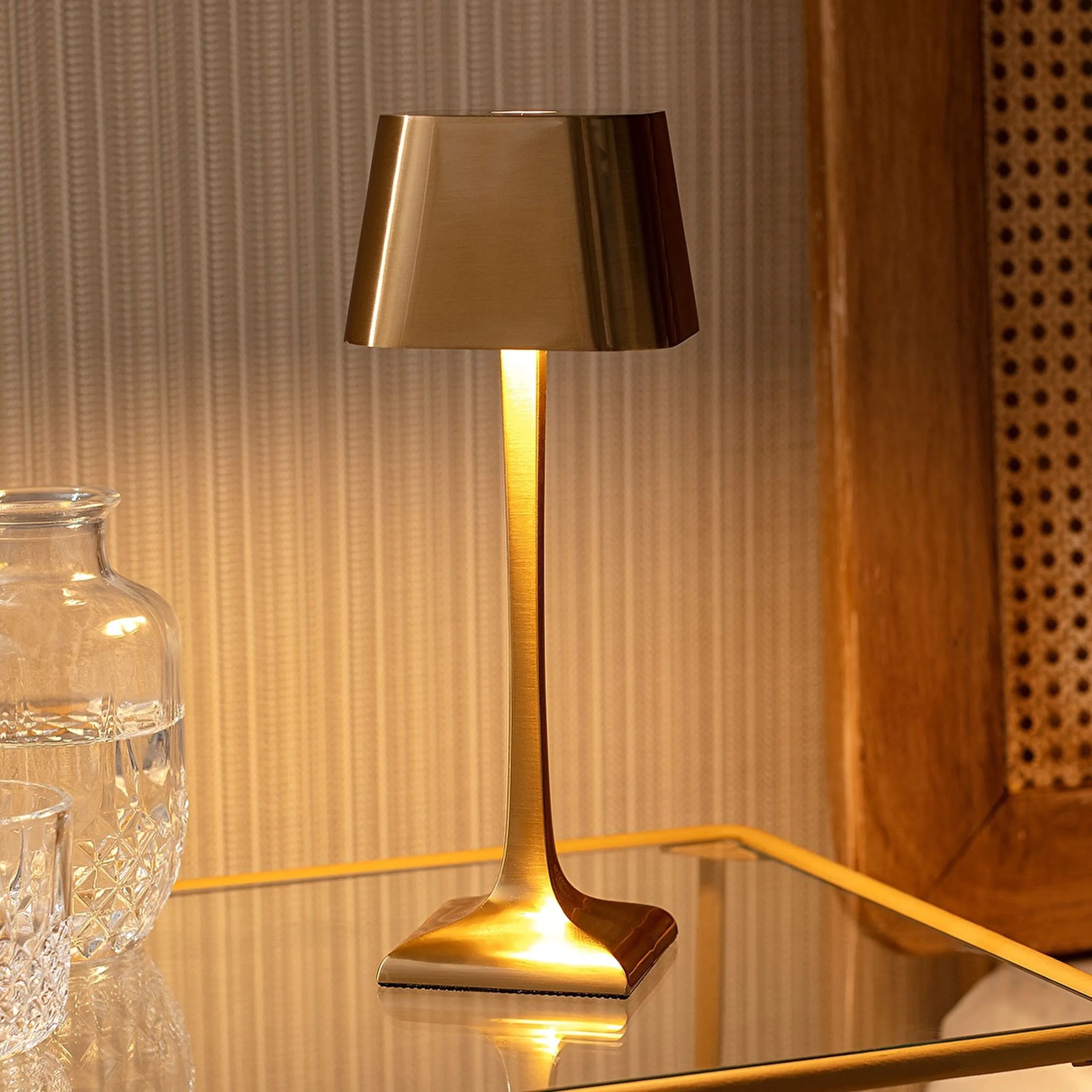 Lumora - Modern Wireless Table Lamp with Touch Dimmer Function
