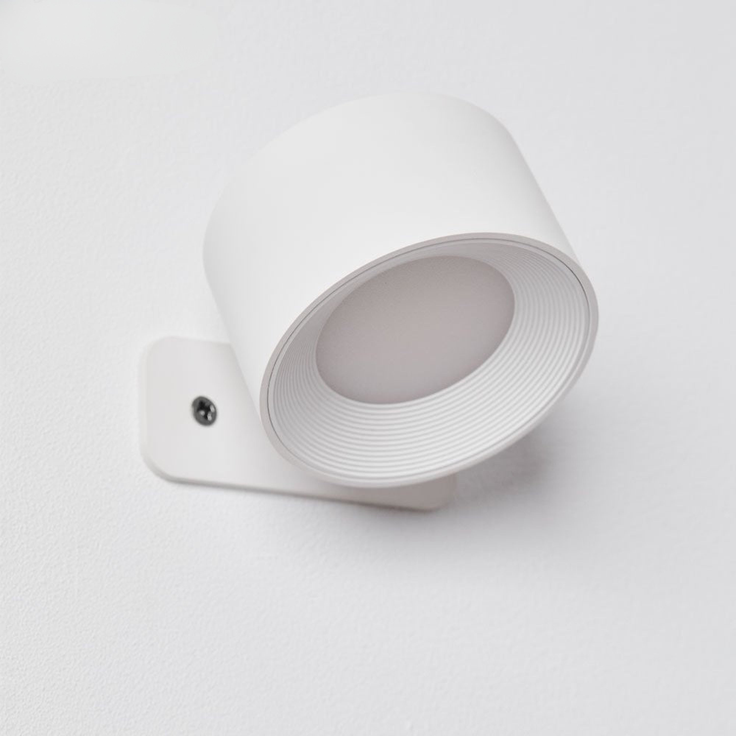 Furendi – Lámpara de pared recargable inalámbrica 360° – Iluminación interior y exterior