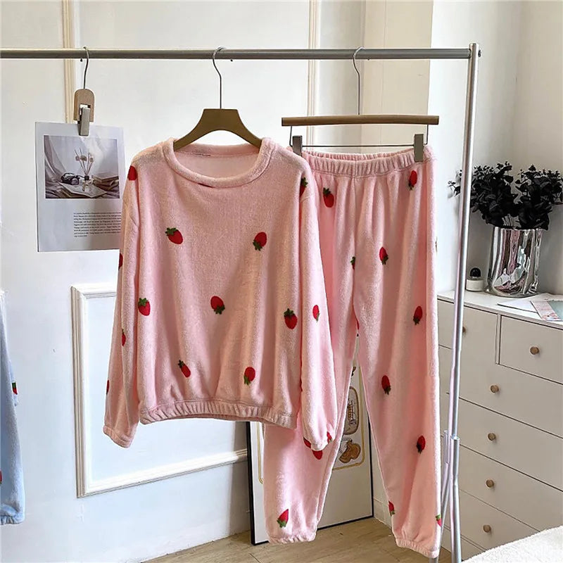 Pijama de Confort de Forro Polar Zoe | Adorable, Cálido y Cómodo en 7 Variantes de Moda