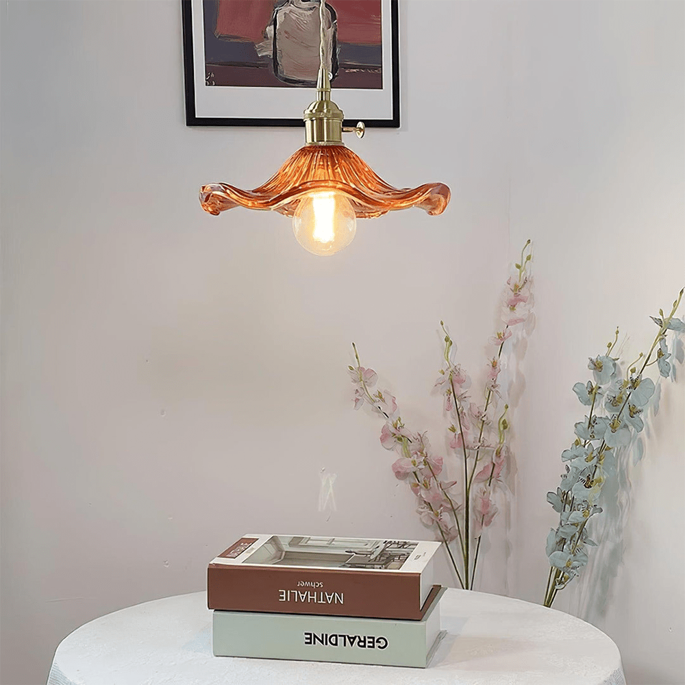 Liora | Hibiscusbloem Hanglamp – Glas & Messing, Verstelbaar, E27