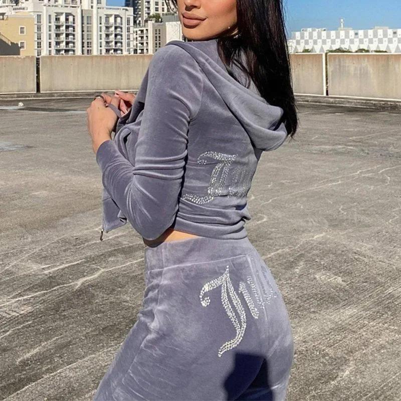 Joyline Y2K Tracksuit – Retro style with modern comfort