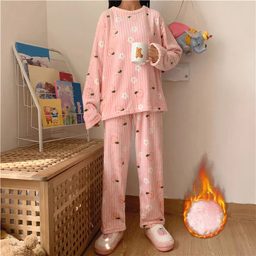 Pijama de Confort de Forro Polar Zoe | Adorable, Cálido y Cómodo en 7 Variantes de Moda
