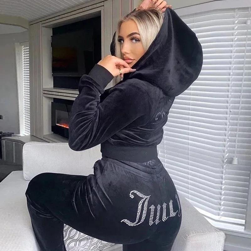 Joyline Y2K Tracksuit – Retro style with modern comfort