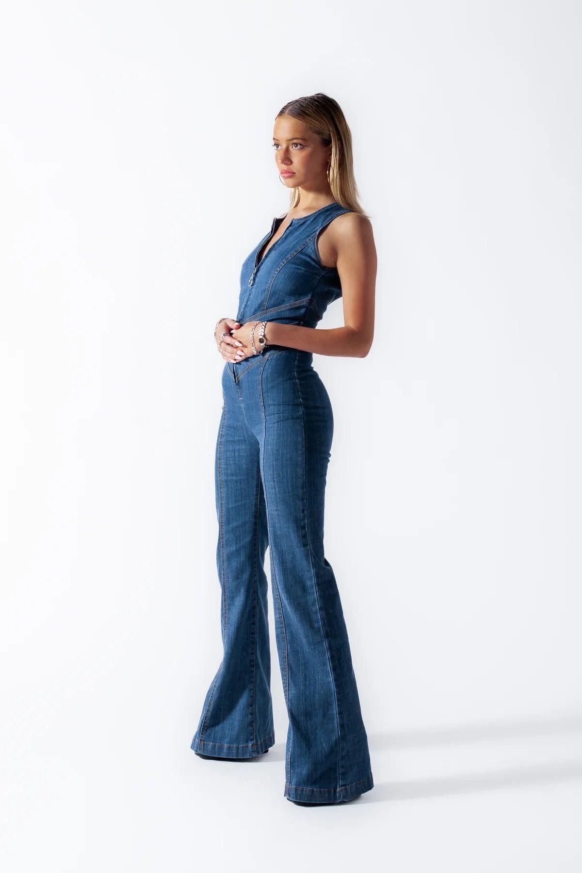 Elena Denim Jumpsuit – Elegant & Modern met Open Rug
