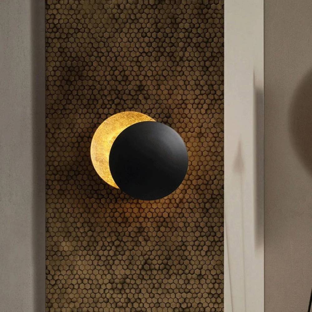Lunora – Wall lamp with Moonlight Glow – Minimalist LED Ambient Lighting