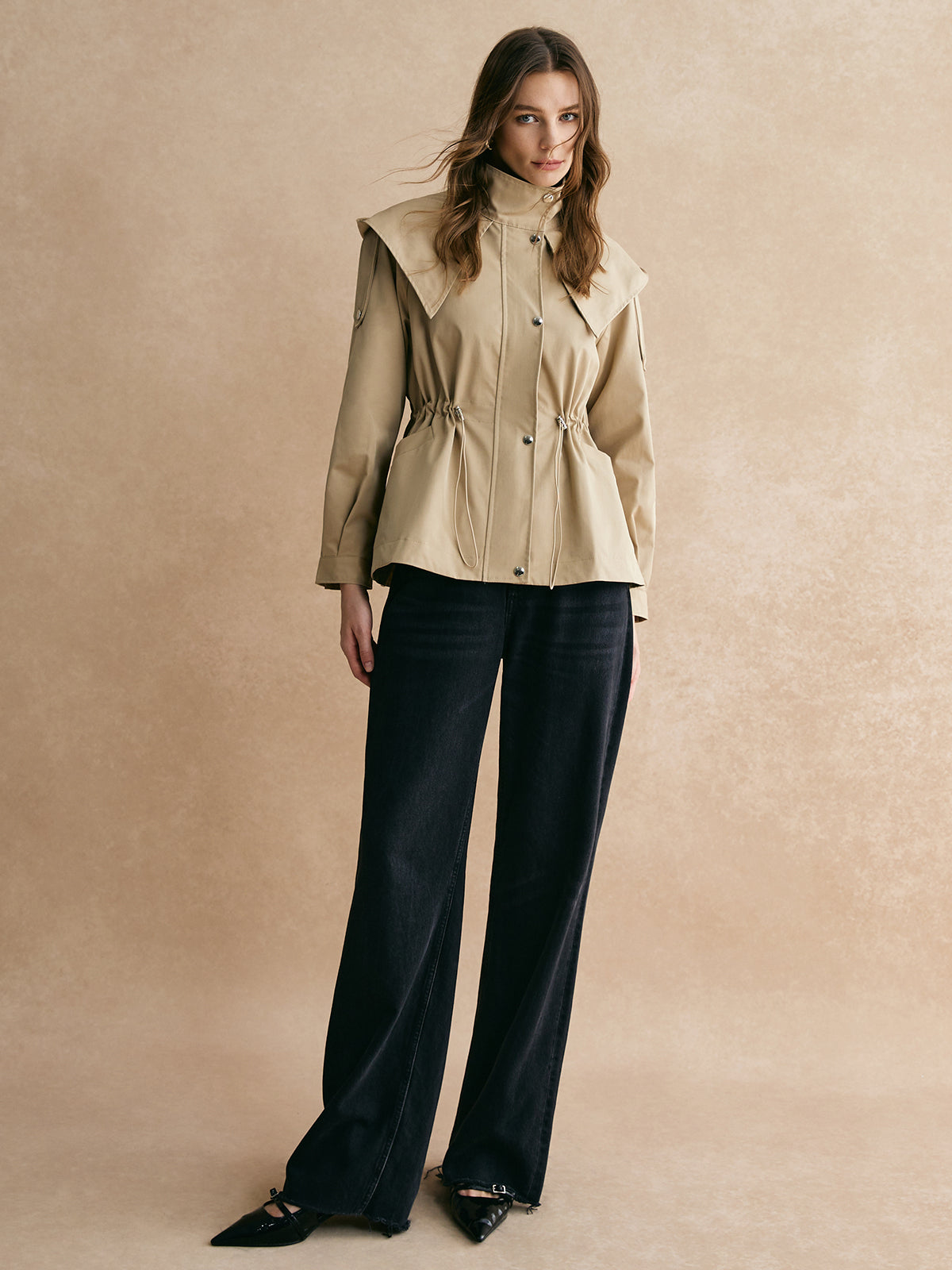 Willa Korte Trenchcoat met Verstelbare Taille | Klassiek & Comfortabel