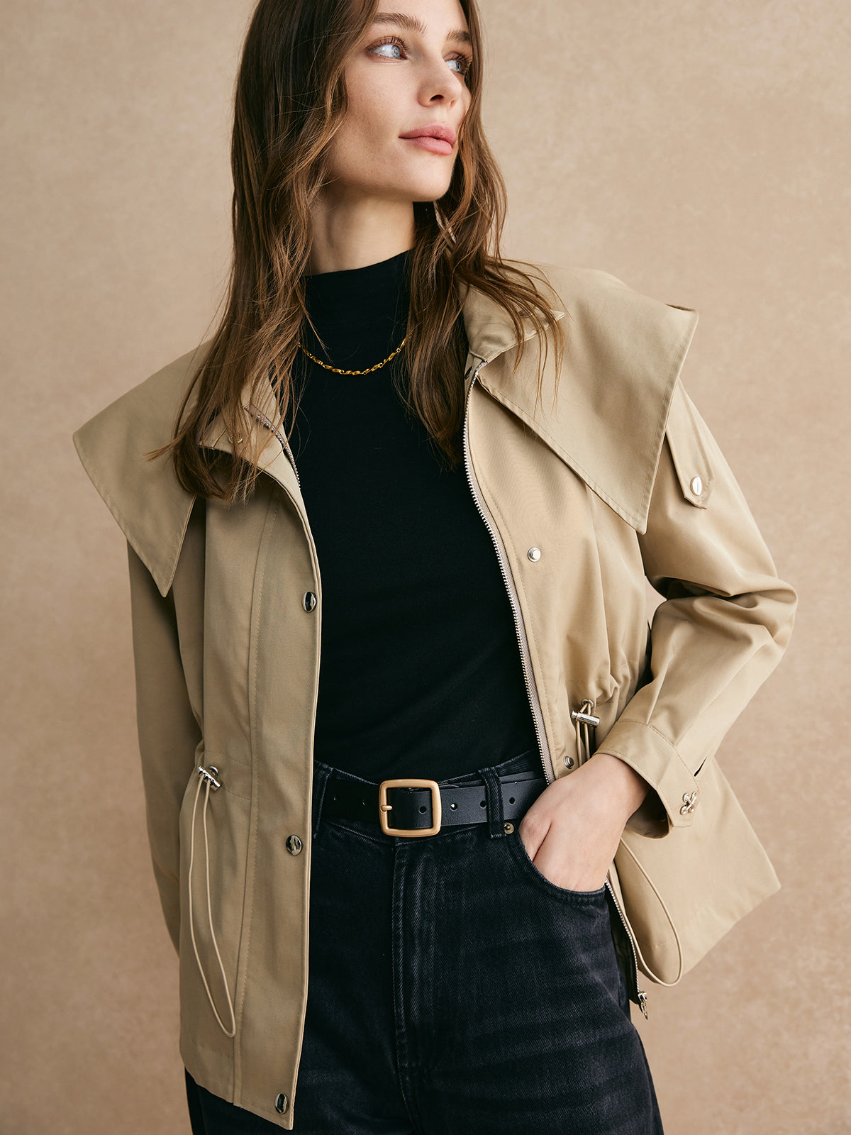 Willa Korte Trenchcoat met Verstelbare Taille | Klassiek & Comfortabel