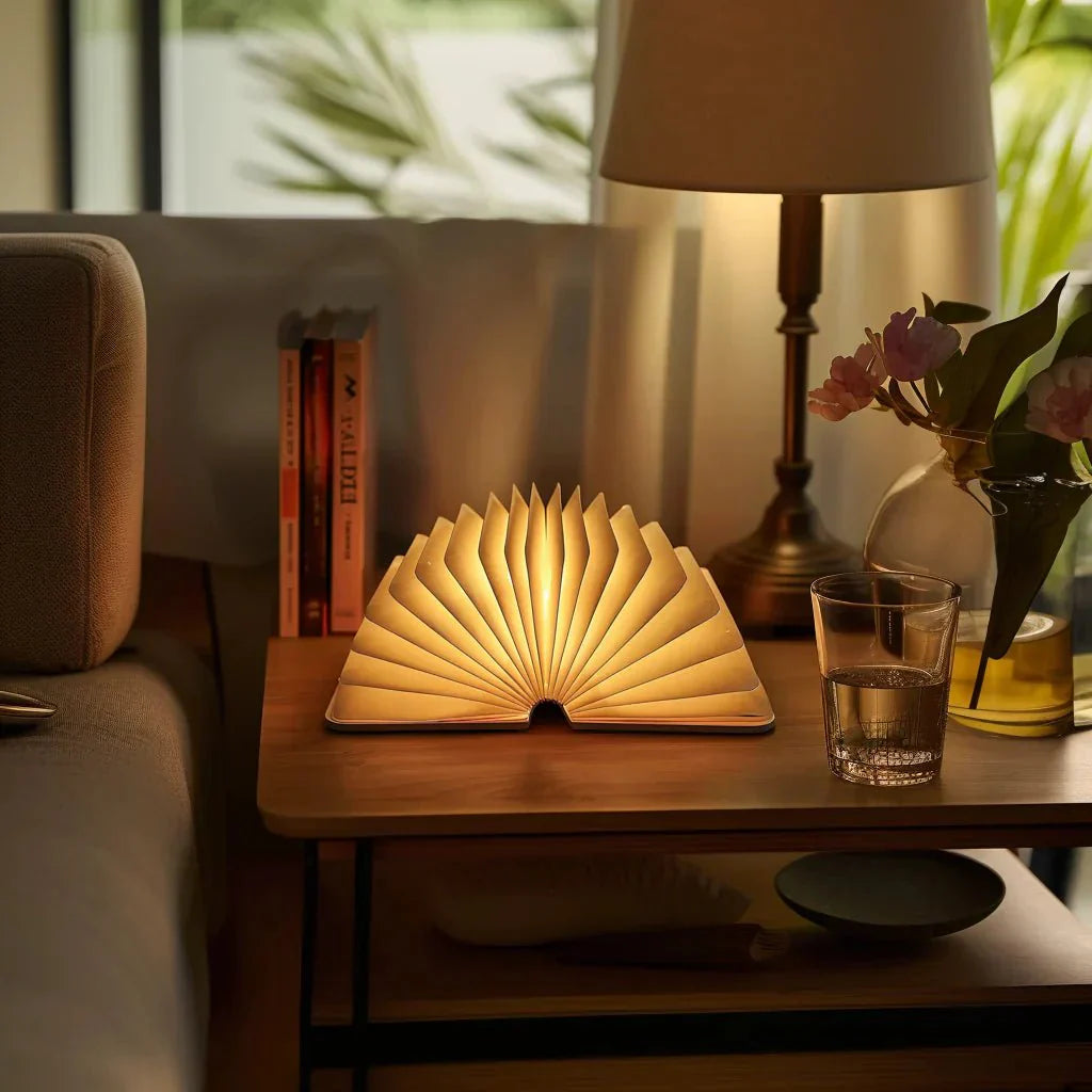 Luminaria – Betoverde Boekenlamp | Unieke LED Lamp met Sensor & USB