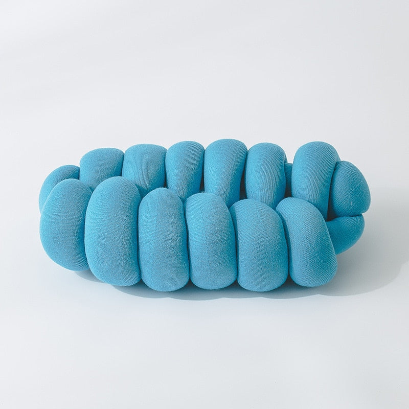 Knotiva – Handmade Knot Pillow of Acrylic Knitwear with Polyester