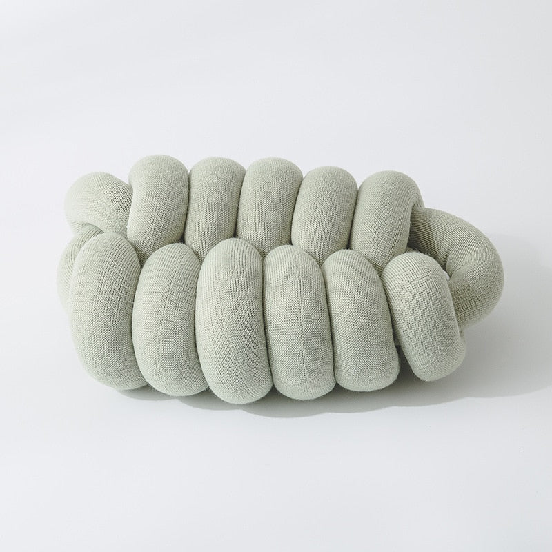 Knotiva – Handmade Knot Pillow of Acrylic Knitwear with Polyester