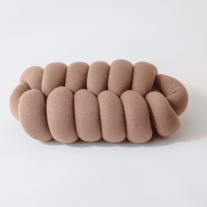 Knotiva – Handmade Knot Pillow of Acrylic Knitwear with Polyester