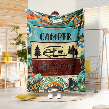 CampLuxe – Pluche Deken met Camper- en Bosmotief – Voor Thuis & Reizen