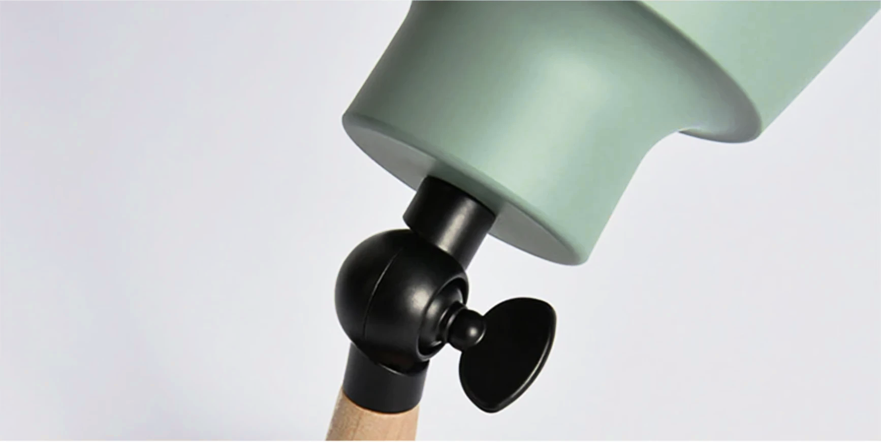 Modivra – Wall lamp wood & metal with rotatable shade, modern design