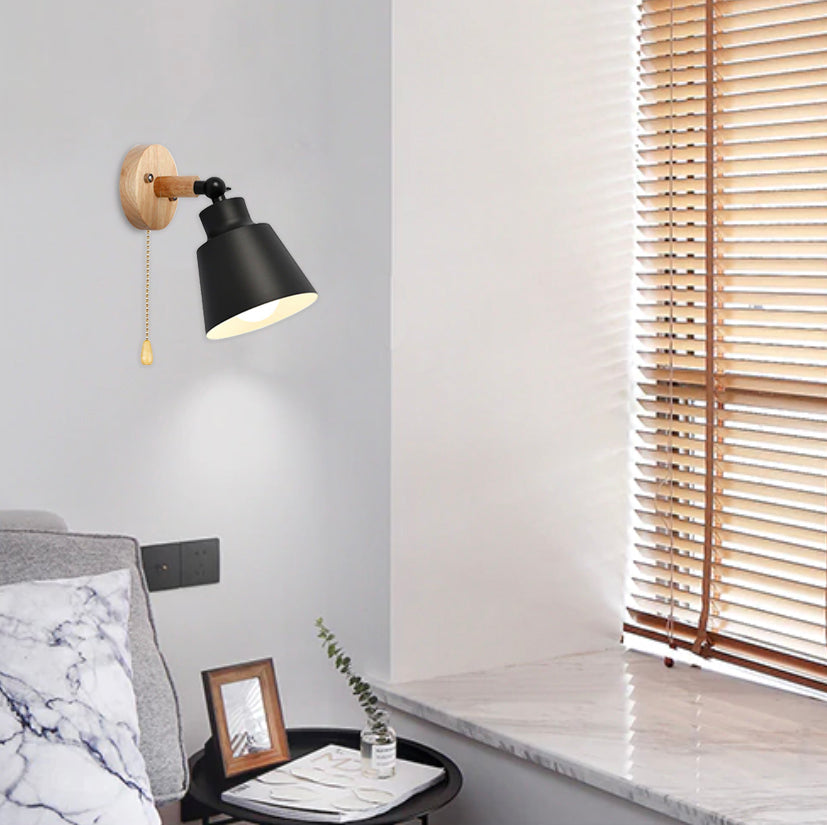 Valnera – Wall lamp wood & metal with adjustable shade and pull cord