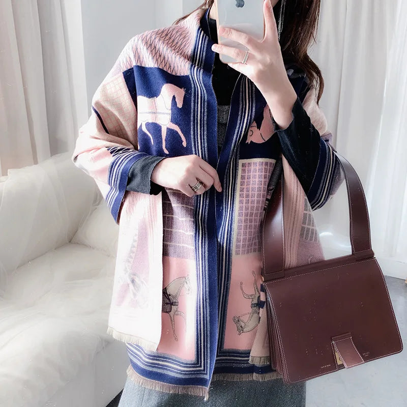 Equinelle Dames Sjaal – Winter Sjaal met Paardprint, Zachte Luxe Stof & Elegant Design