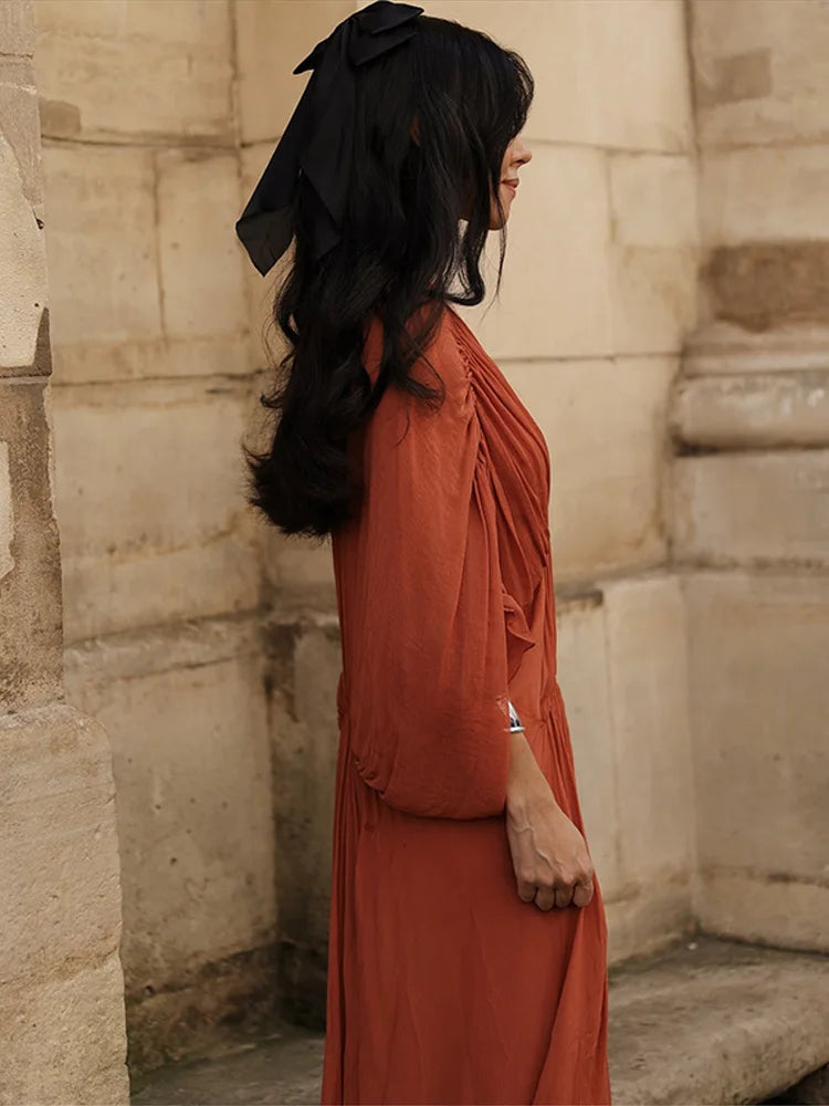 Długa Sukienka na Wesele Pomarańczowa z Plisowaniem i Dekoltem w Serek 4