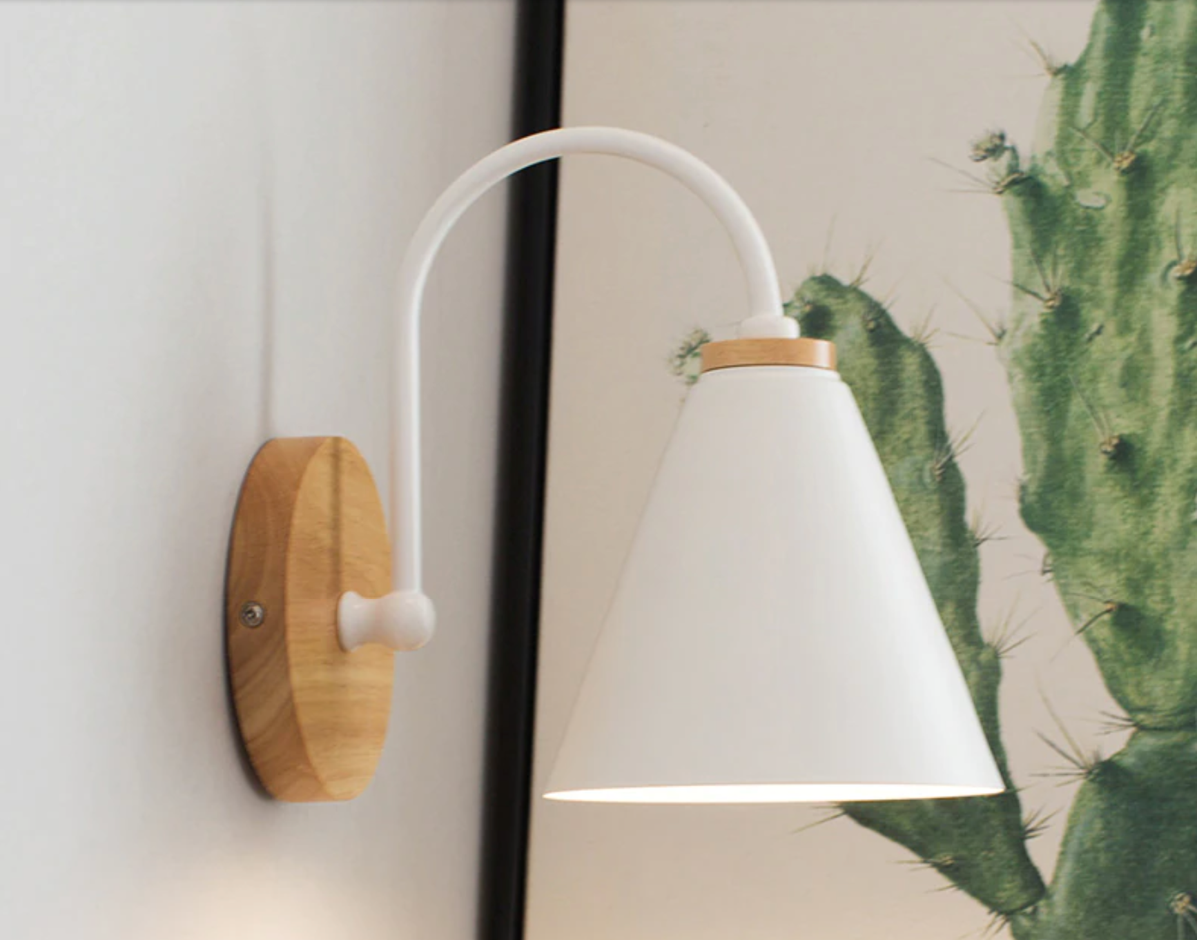 Curvora – Wandlamp Hout & Metaal, zwart of wit, elegant gebogen
