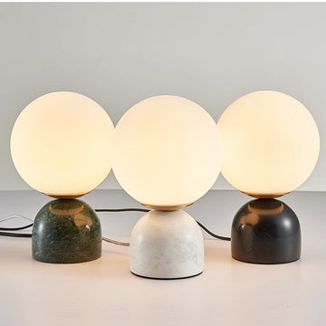 Marbela – Noordse marmeren tafellamp met glazen kap – Bedlamp LED