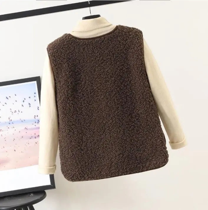 Cassandra Fleece Vest | Fashionable Sleeveless Vest for Winter Days