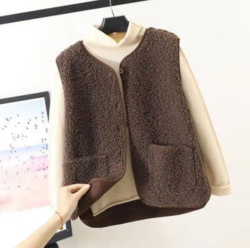 Cassandra Fleece Vest | Fashionable Sleeveless Vest for Winter Days