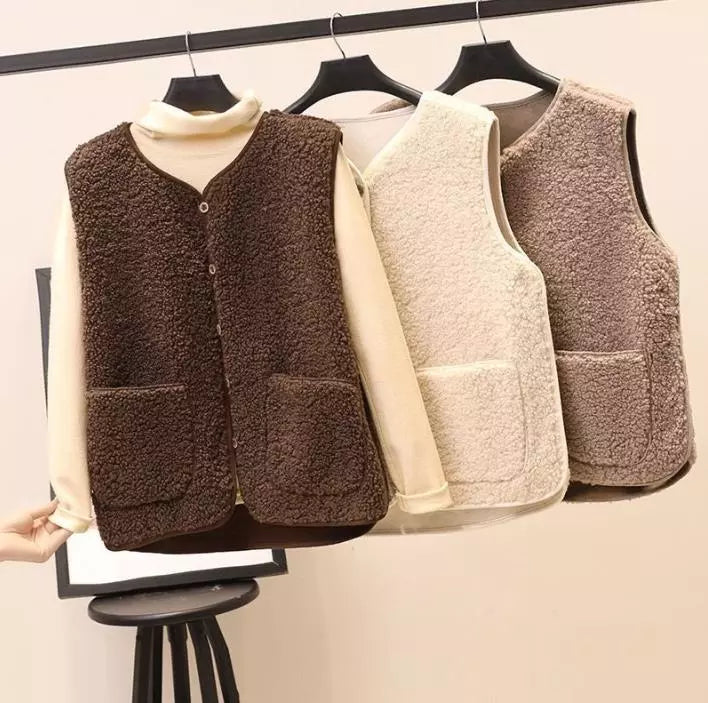 Cassandra Fleece Vest | Fashionable Sleeveless Vest for Winter Days