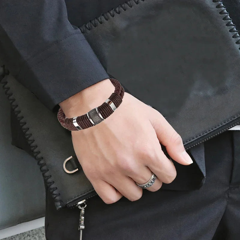 Pulsera para hombre de cuero - Marrón, diseño multicapa de acero inoxidable, elegante y duradero