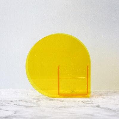 Acrilea – Jarrón acrílico transparente, colorido y versátil para decoración y escritorio