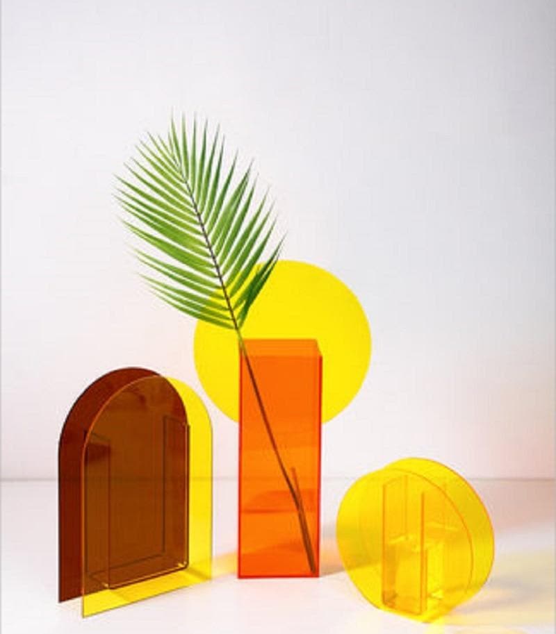 Acrilea – Jarrón acrílico transparente, colorido y versátil para decoración y escritorio