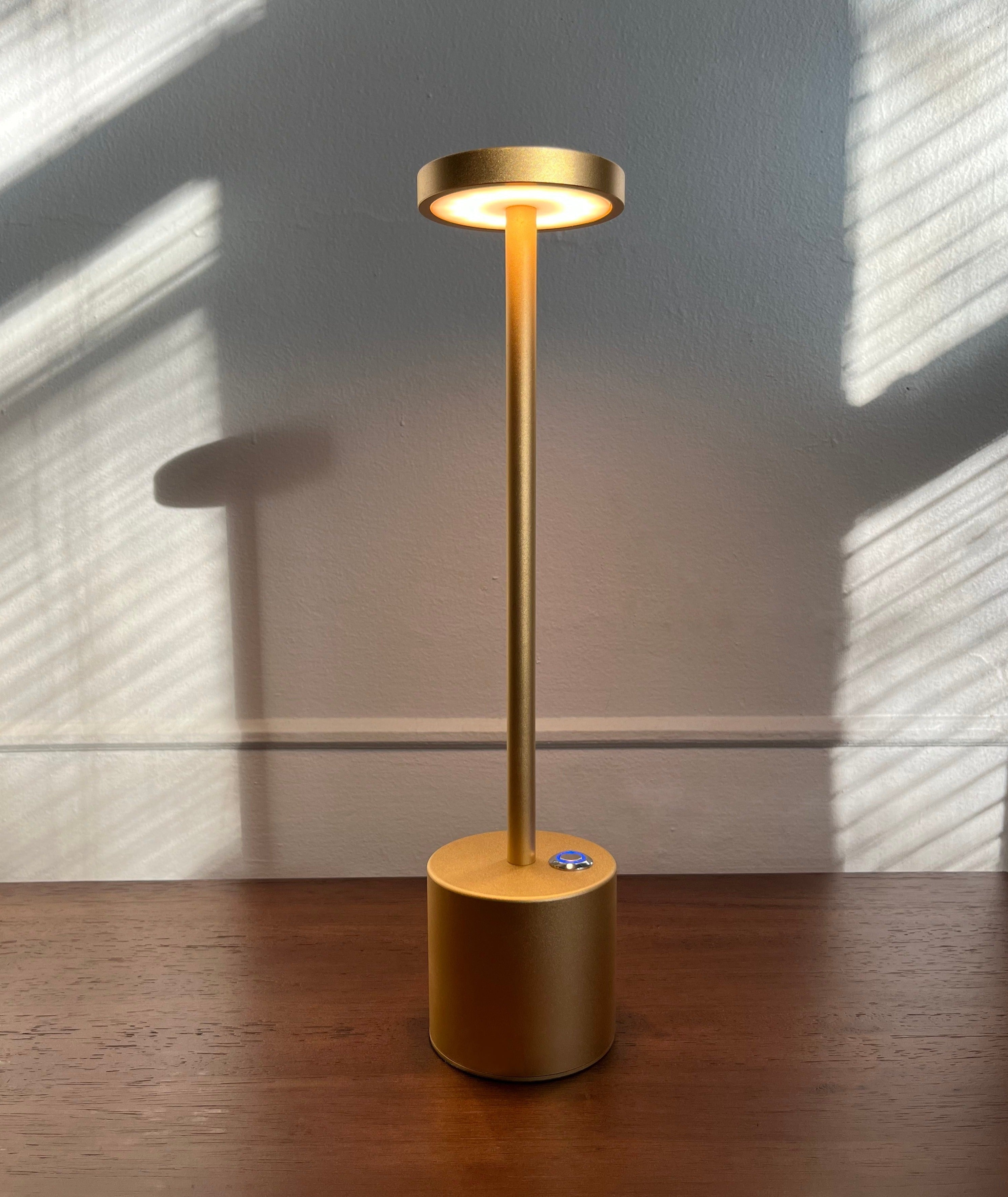Aluvia – Dimbare Draadloze LED Tafellamp, Aluminium & Oplaadbaar